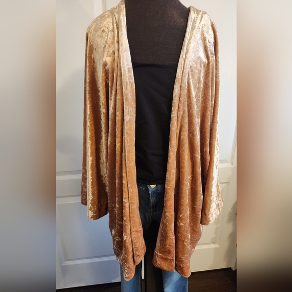 Kendall & Kylie Velvety Soft Pink Top/Sweater Size Small - Picture 7 of 8